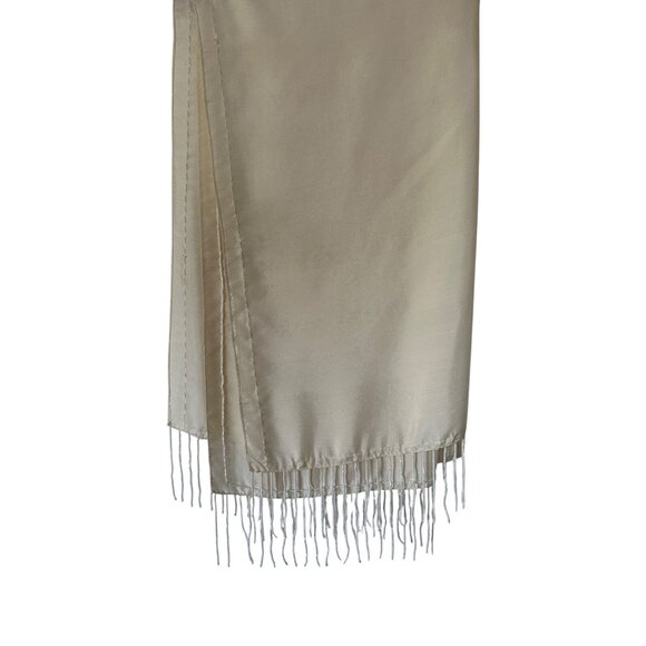 Ivory Silk Shawl With Elegant Beaded Fringe ❤️❤️Beautiful❤️❤️ - Picture 1 of 3